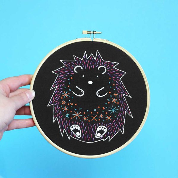 Hawthorn-handmade-black-hedgehog-embroidery-kit-2-ptes