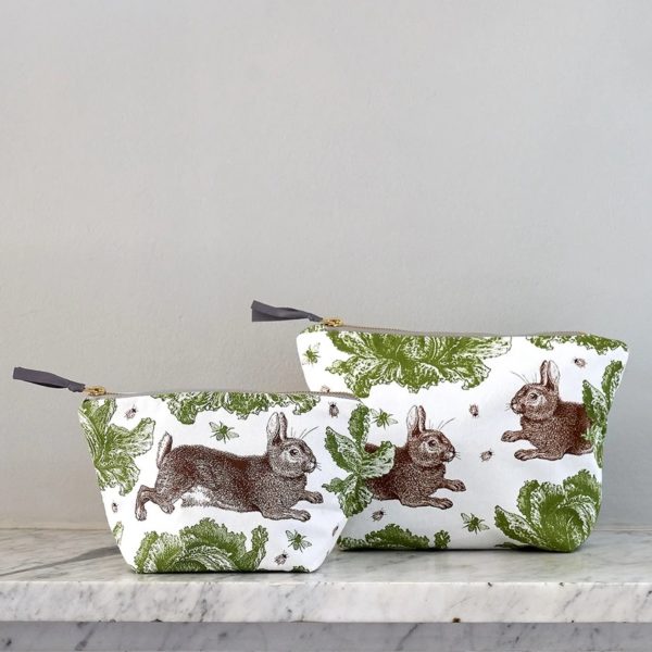 Rabbit and cabbage cosmetic bag Thornback and peel