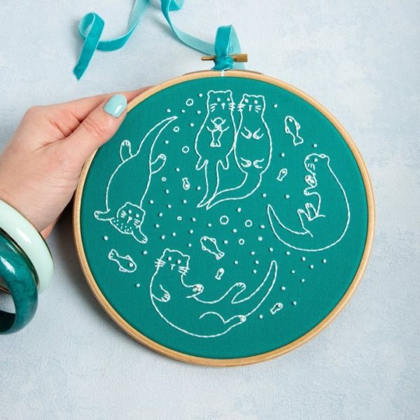 awesome-otters-embroidery-kit